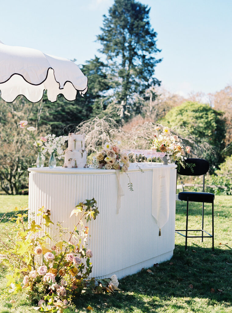 Garden Party Celebration at Bowral NSW, Photo from Fine Art Wedding Photographer Tracey at Love Your Story Photography